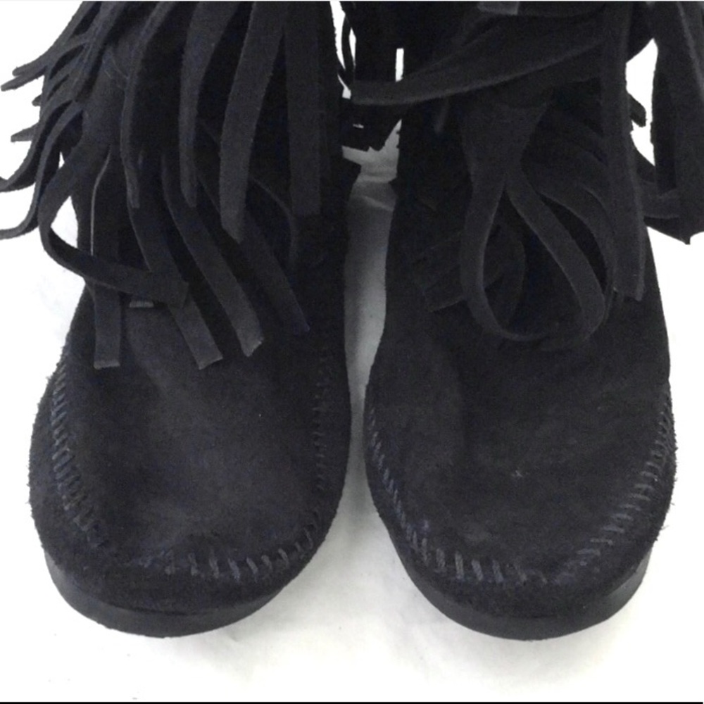 Minnetonka 3 Layer Fringe Boots Black Size 7 - image 2